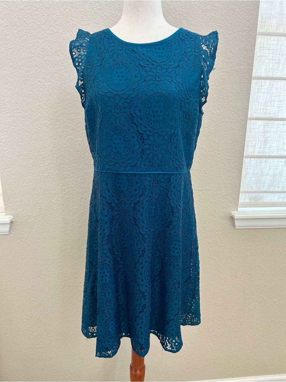 LOFT size 10 Lace Fit & Flare Dress in Teal